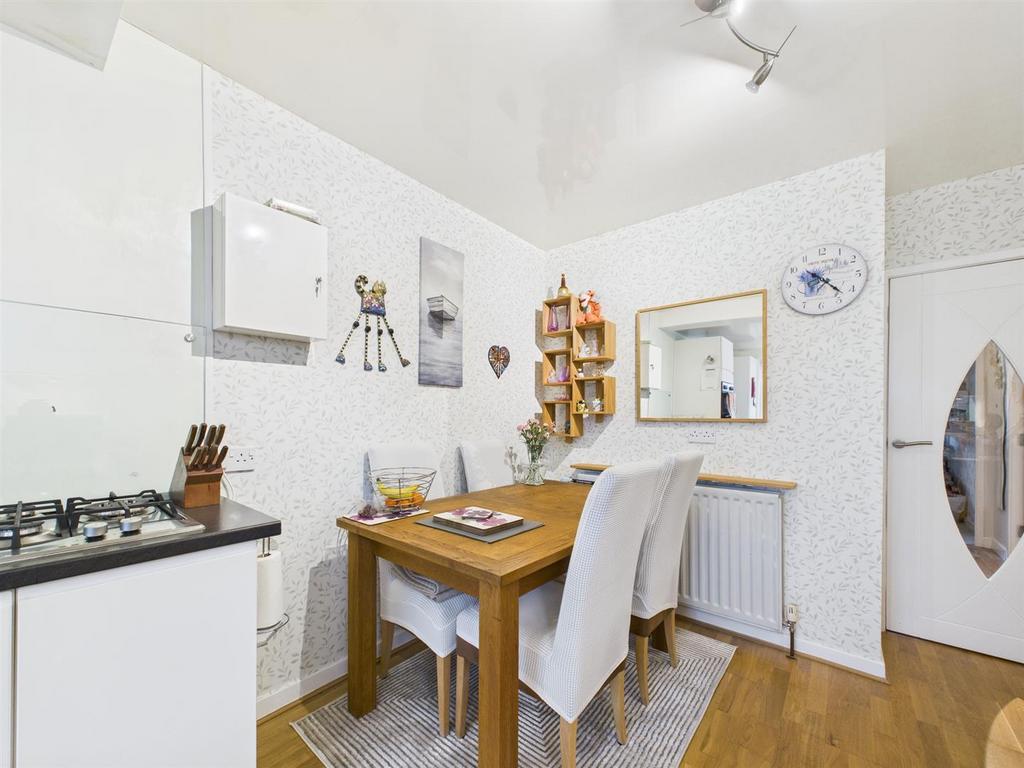 Kitchen Diner 3.jpg