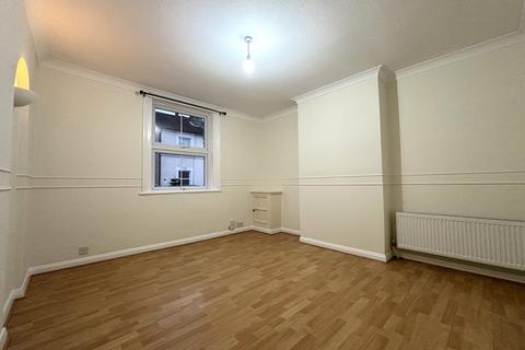 2 bedroom semi-detached house to rent, Granville Road, Tunbridge Wells