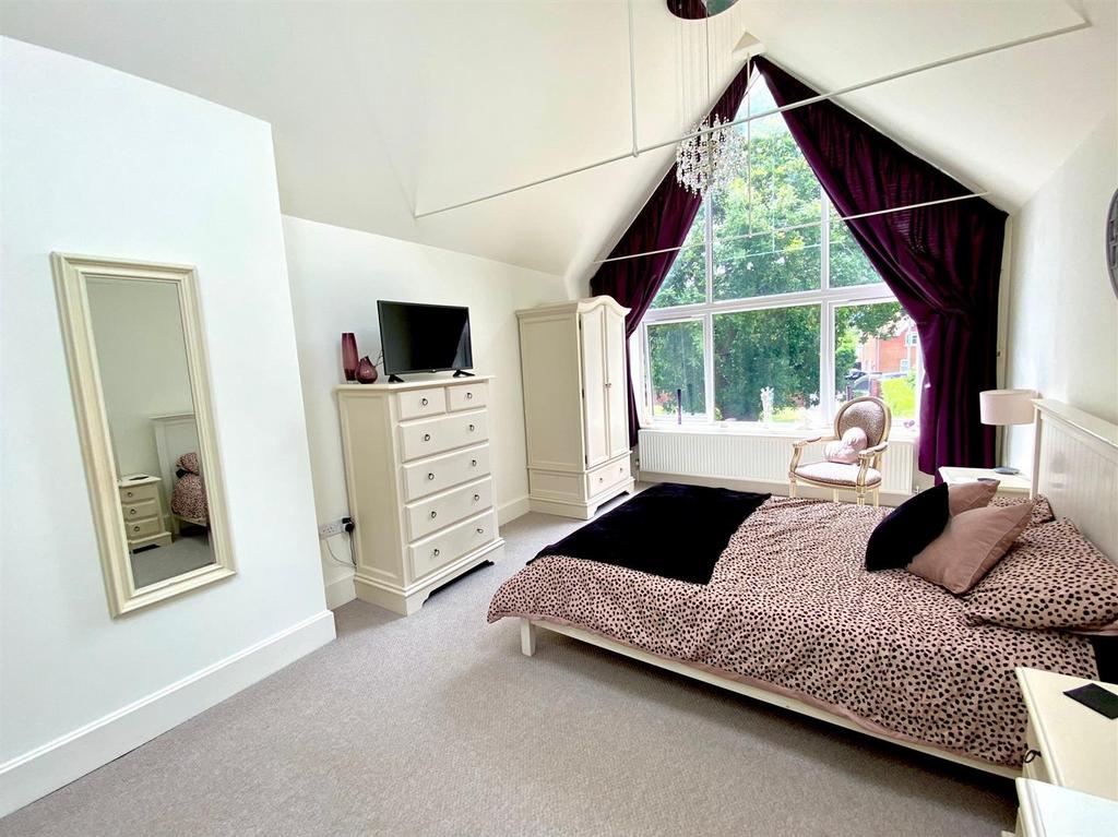 Main Bedroom Large Window.jpg