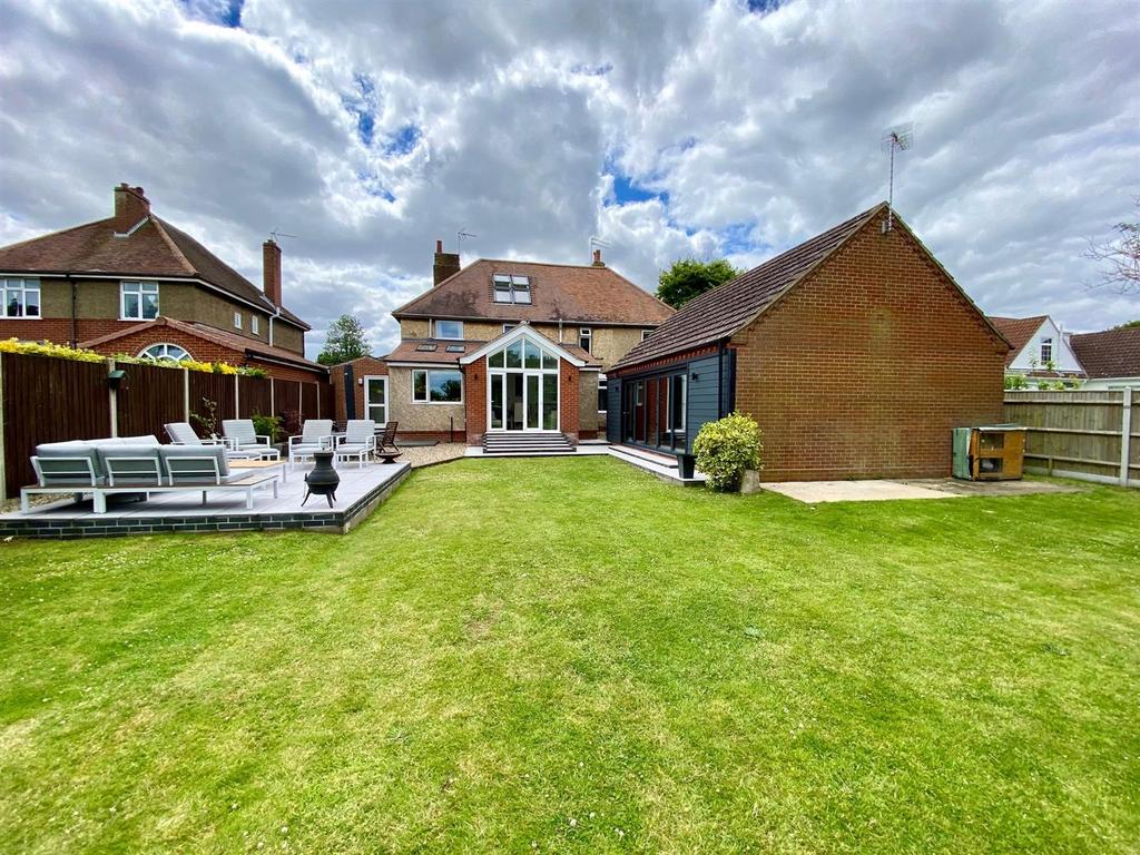 Garden Rear And House.jpg