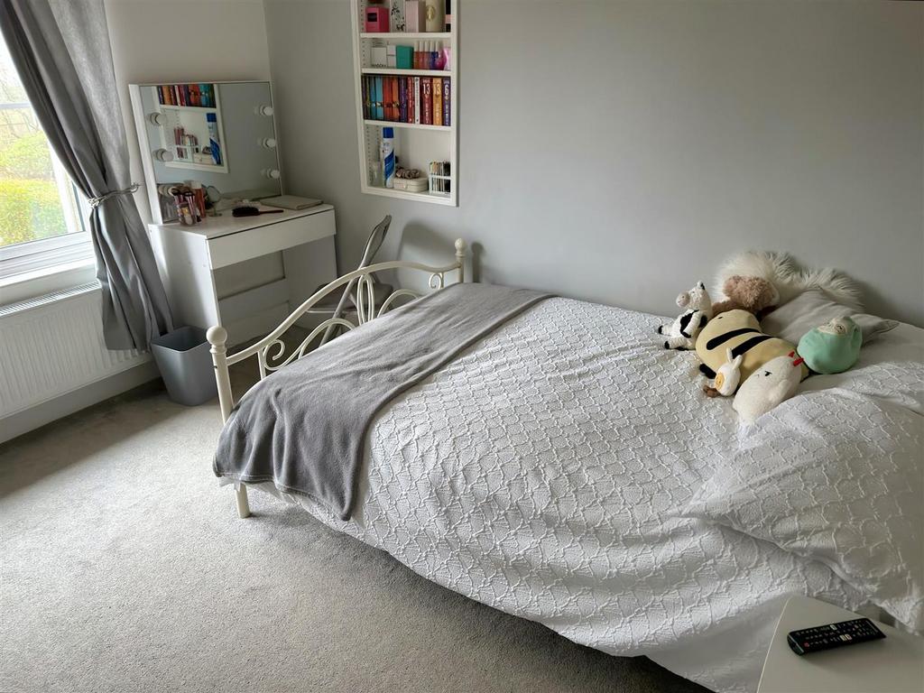 Double Bedroom.jpg