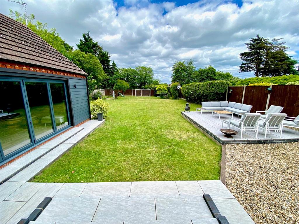 Garden Area.jpg