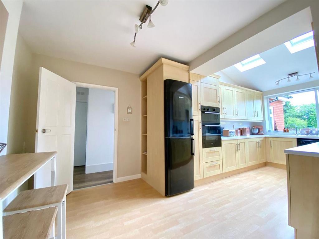 Kitchen Area.jpg