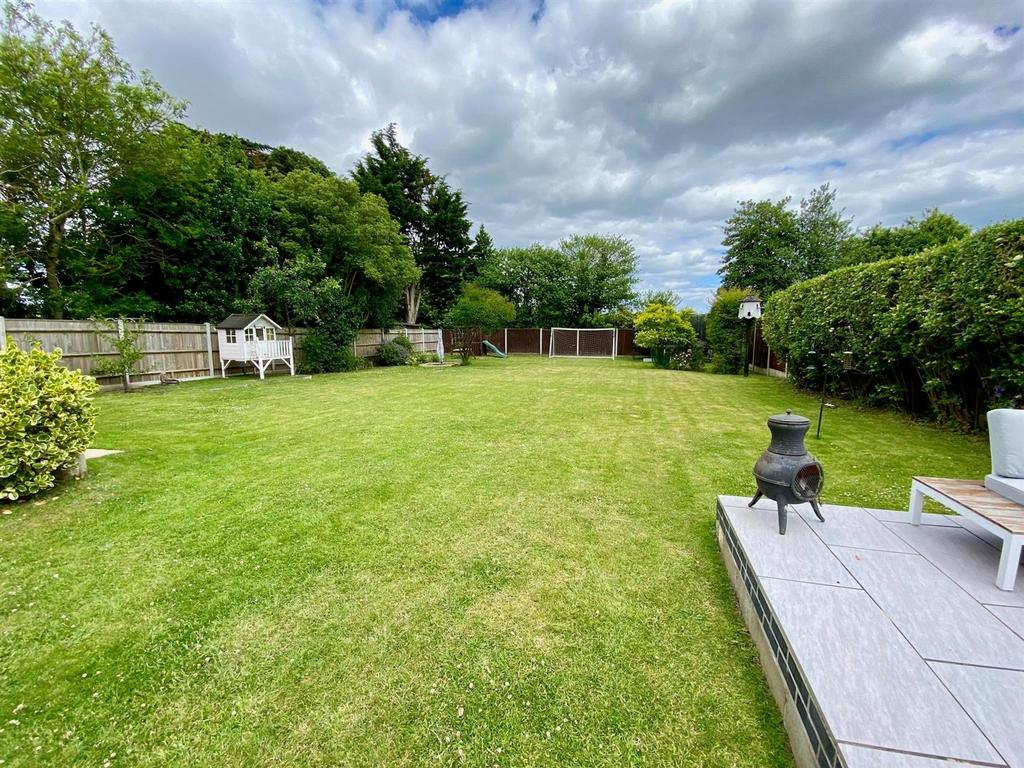Garden Lawn.jpg