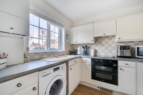 2 bedroom semi-detached house for sale, Gardenia Drive, Fareham, Hampshire, PO15