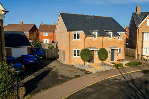 undefined, Ruby Crescent, Aylesbury HP18