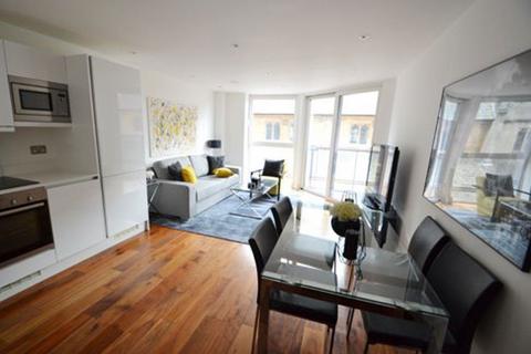 undefined, Lovely, Spacious 1 Bed with Communal Roof Terrace