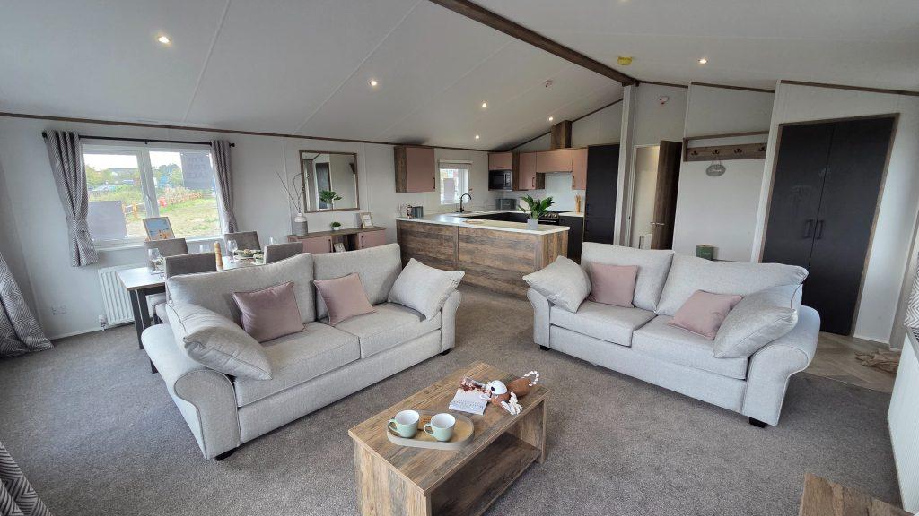 CAR0064495 - Luxury Lodge