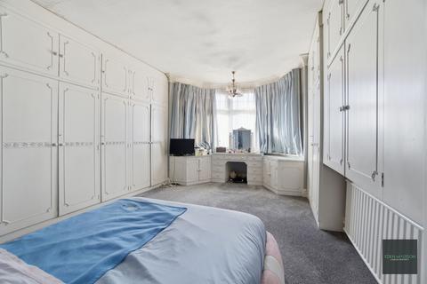 4 bedroom semi-detached house for sale, London N2