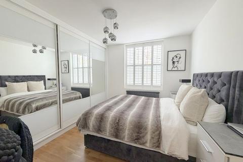 3 bedroom flat for sale, Upper Park Road, London NW3