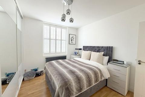 3 bedroom flat for sale, Upper Park Road, London NW3