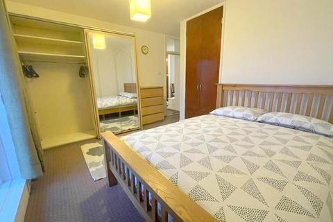 3 bedroom flat for sale, Ampthill Square, London NW1