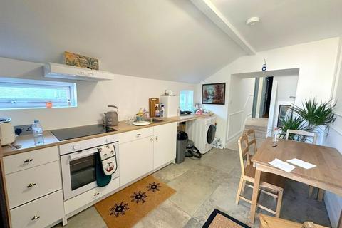 1 bedroom in a house share to rent, London NW2