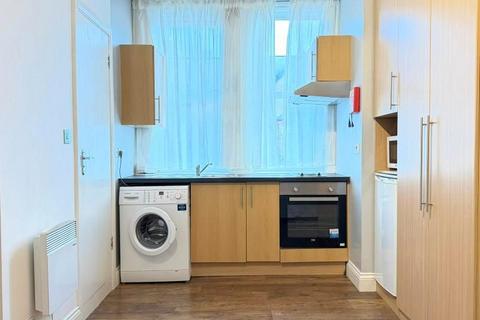 Studio to rent, 11 Quex Road, London NW6