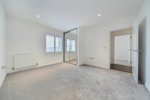 2 bedroom flat to rent, Havelock Drive Greenhithe DA9