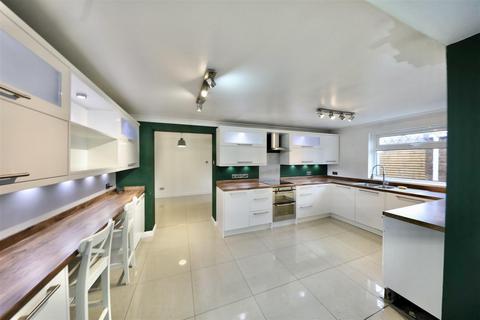 3 bedroom semi-detached house for sale, Grenville Bay, Bilton, Hull
