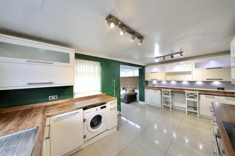 3 bedroom semi-detached house for sale, Grenville Bay, Bilton, Hull