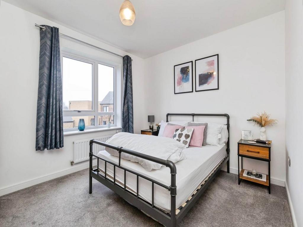 Bedroom 2 (1)