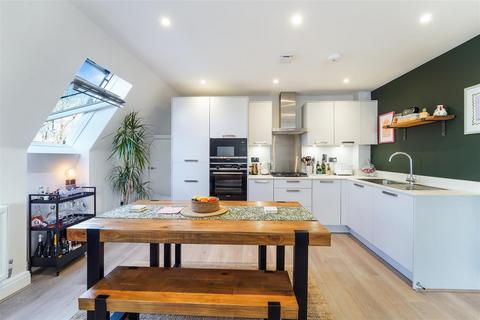 1 bedroom flat for sale, Mill Road, Epsom