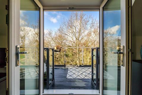 1 bedroom flat for sale, Mill Road, Epsom