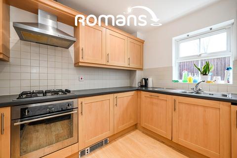 2 bedroom flat to rent, St. Francis Close, Crowthorne, RG45
