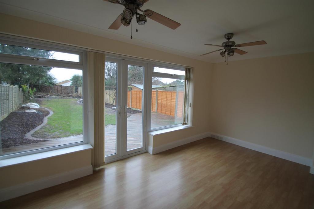 Dining room.JPG
