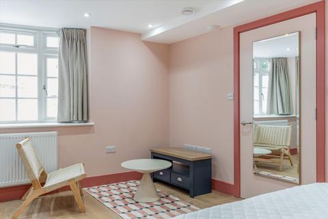 undefined, Saville Road, Chiswick, London, W4