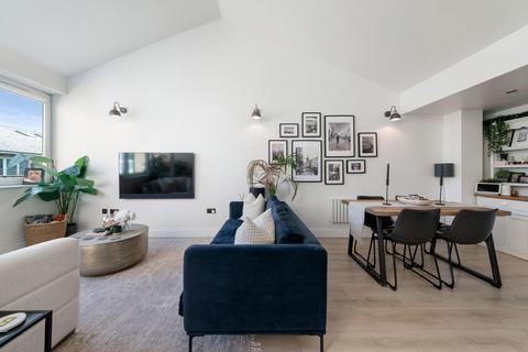 2 bedroom apartment for sale, The Grainstore, Western Gateway, E16