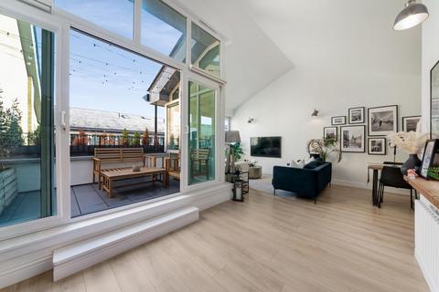 2 bedroom apartment for sale, The Grainstore, Western Gateway, E16