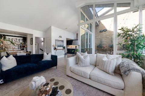 2 bedroom apartment for sale, The Grainstore, Western Gateway, E16
