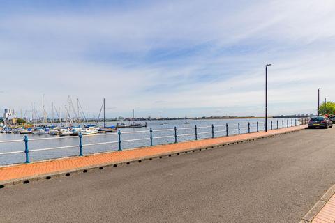 2 bedroom apartment for sale, John Batchelor Way, Penarth CF64