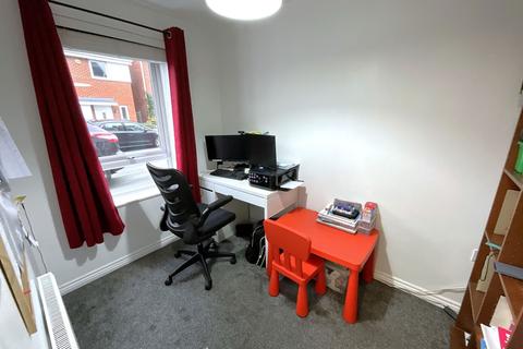 4 bedroom end of terrace house for sale, Tibbetts Road, Cradley Heath B64