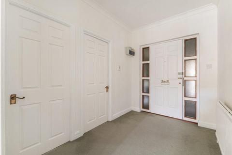 undefined, The Close, Salisbury