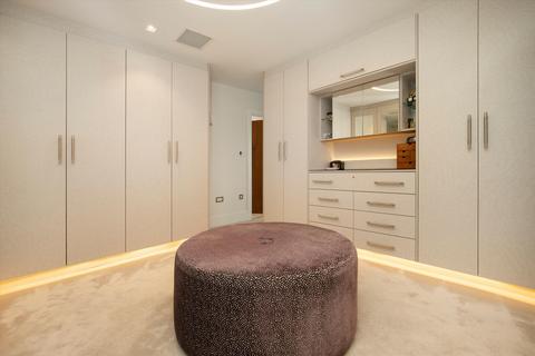 4 bedroom flat to rent, Brewhouse Lane, London SW15