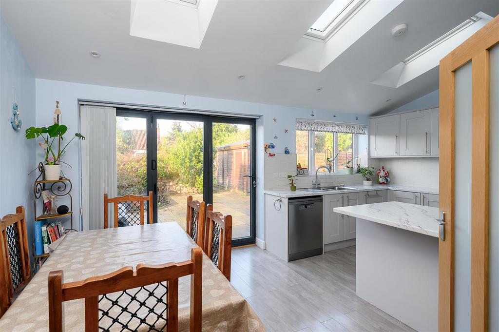 Dining kitchen