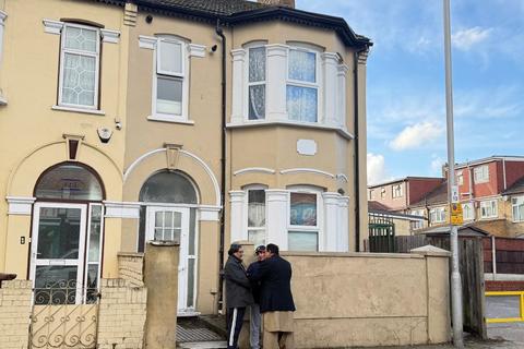 undefined, Fanshawe Avenue, Barking IG11