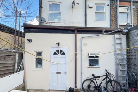 undefined, Fanshawe Avenue, Barking IG11