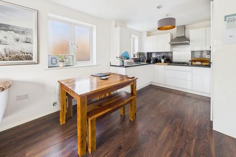 2 bedroom flat for sale, Monarch Way, Shoreham by Sea