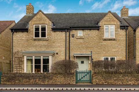 Woodlands Close, Eastcombe, Stroud, Gloucestershire, GL6