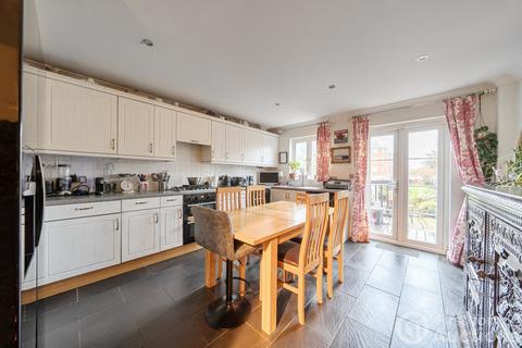 3 bedroom semi-detached house for sale, Admiralty Way, Eastbourne, East Sussex
