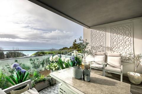 3 bedroom flat for sale, Apt 1 Curlew