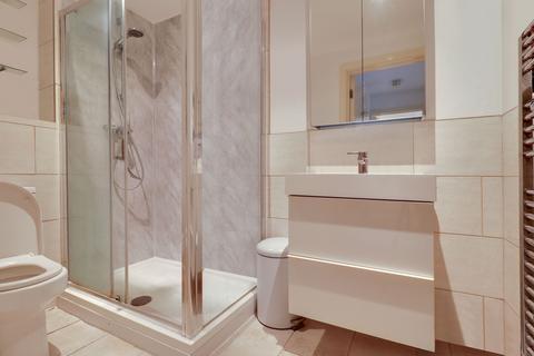 1 bedroom apartment for sale, Langhorn Drive, Challenge Court Langhorn Drive, TW2