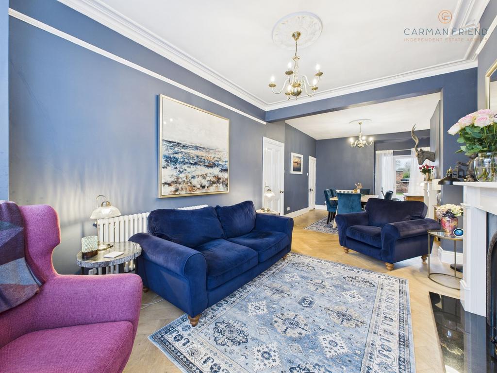 Lounge/Dining Room