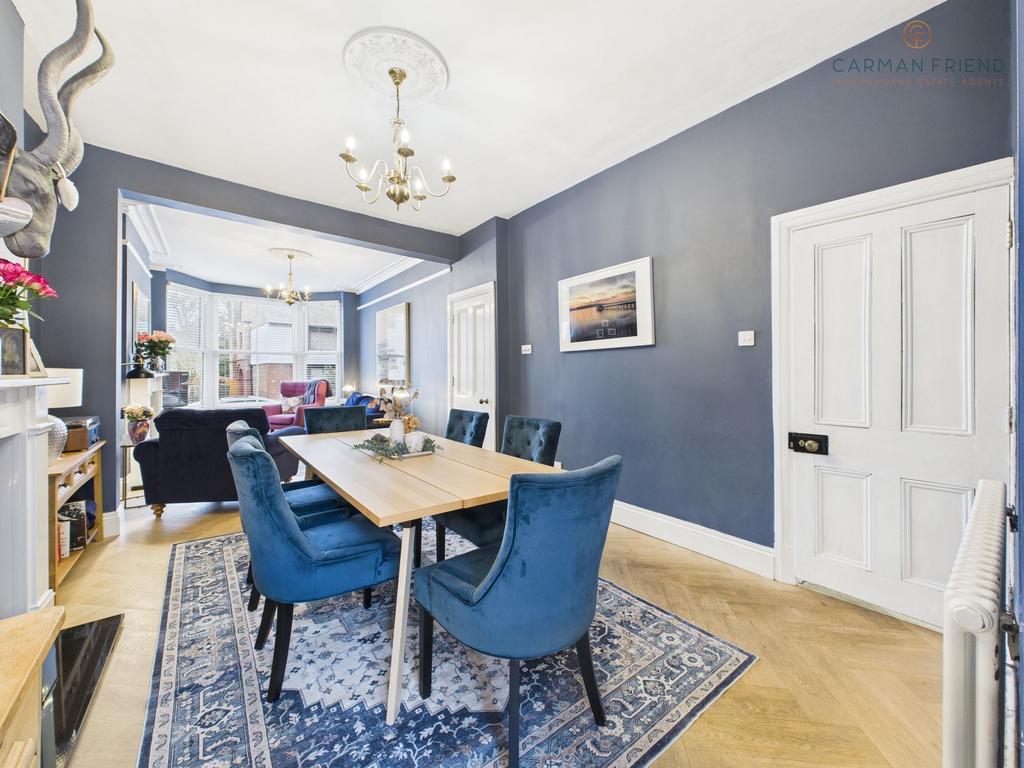 Lounge/Dining Room