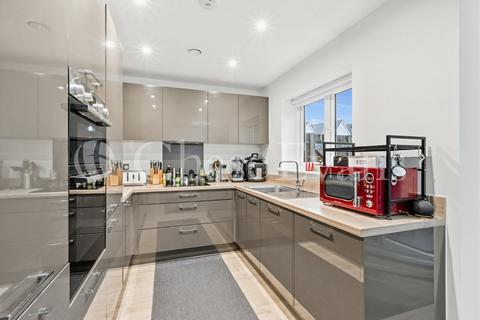 3 bedroom semi-detached house for sale, Matthews Close, Snodland, Kent, ME6