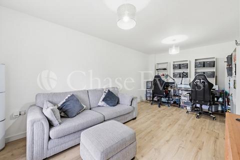 3 bedroom semi-detached house for sale, Matthews Close, Snodland, Kent, ME6