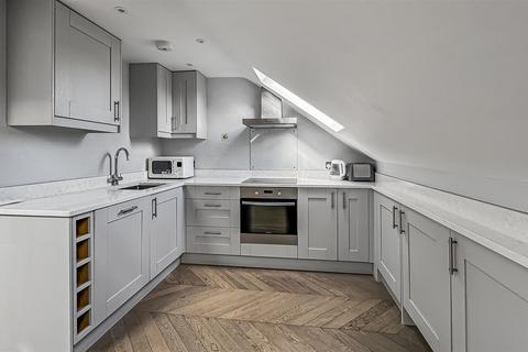 2 bedroom apartment for sale, St. Leonards Road, Windsor
