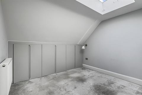 2 bedroom apartment for sale, St. Leonards Road, Windsor