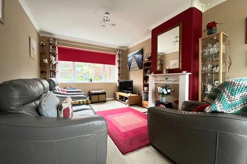 3 bedroom semi-detached house for sale, Vale Drive, Chatham, Kent, ME5