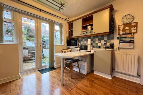 3 bedroom semi-detached house for sale, Vale Drive, Chatham, Kent, ME5
